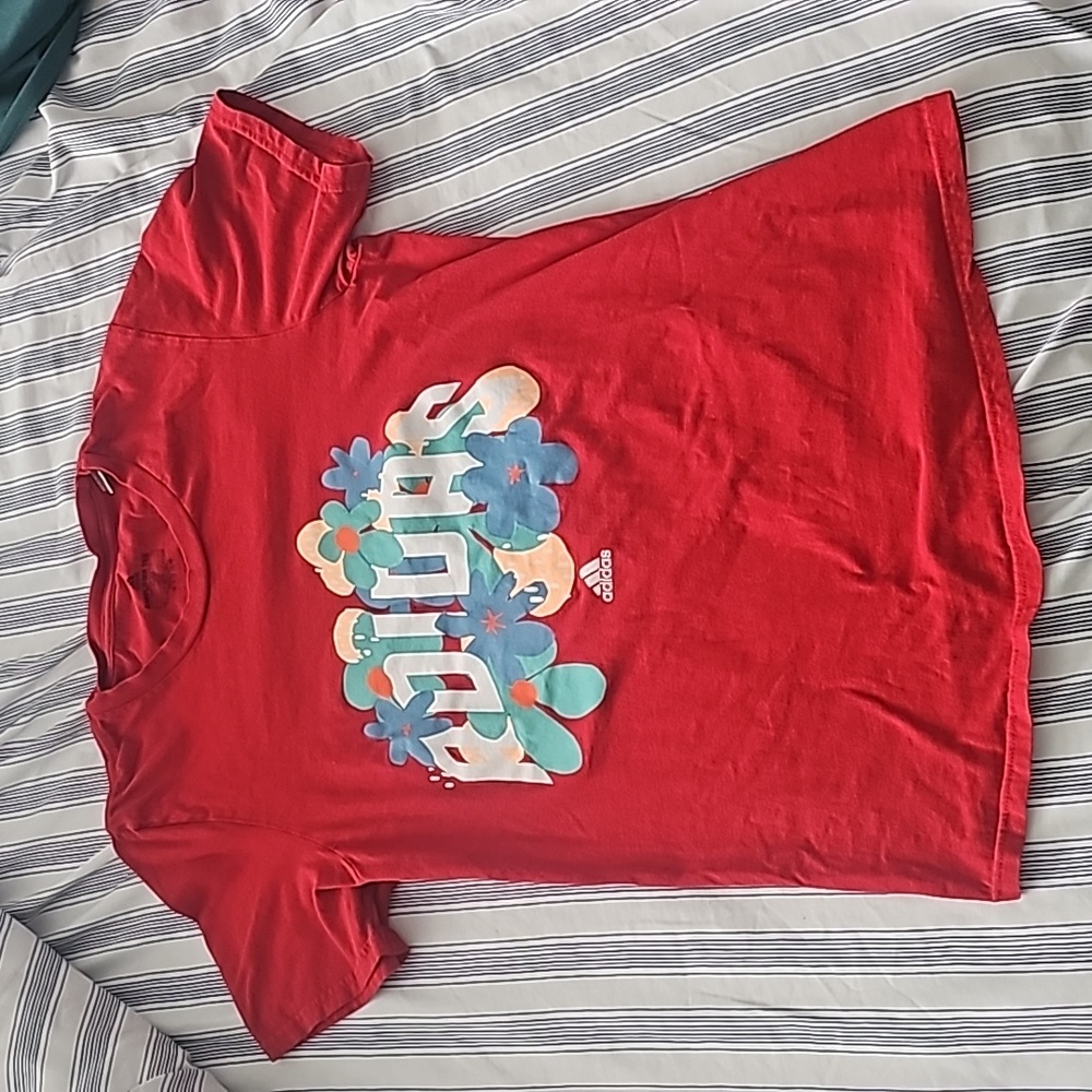 Adidas tee